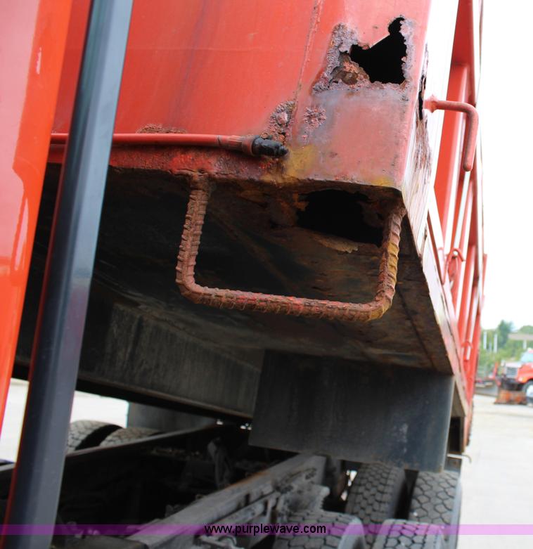 image for item L2494 2001 Sterling LT7500 dump truck