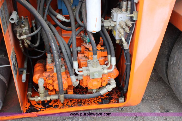 image for item L2497 1999 Hamm DV6K combination roller