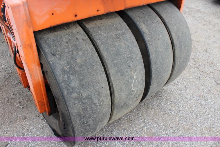 image for item L2497 1999 Hamm DV6K combination roller