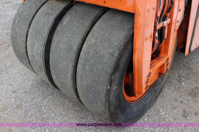 image for item L2497 1999 Hamm DV6K combination roller