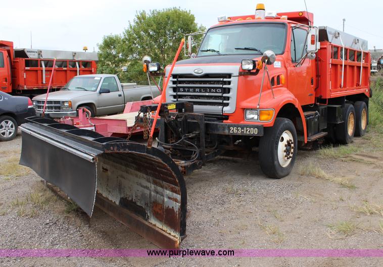 image for item L2498 2001 Sterling LT7500 dump truck