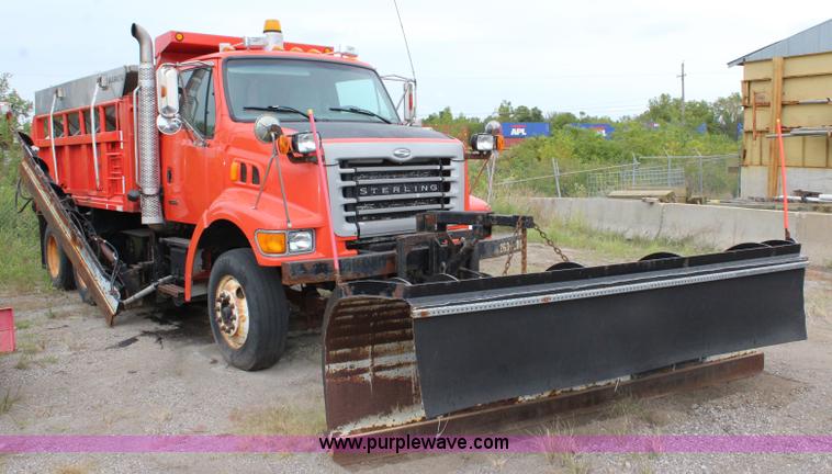 image for item L2498 2001 Sterling LT7500 dump truck