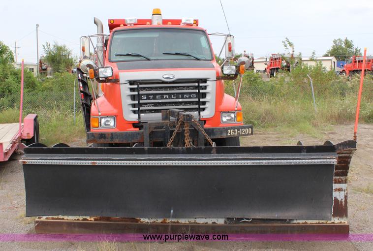 image for item L2498 2001 Sterling LT7500 dump truck