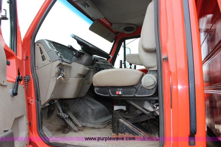 image for item L2498 2001 Sterling LT7500 dump truck