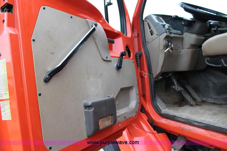 image for item L2498 2001 Sterling LT7500 dump truck