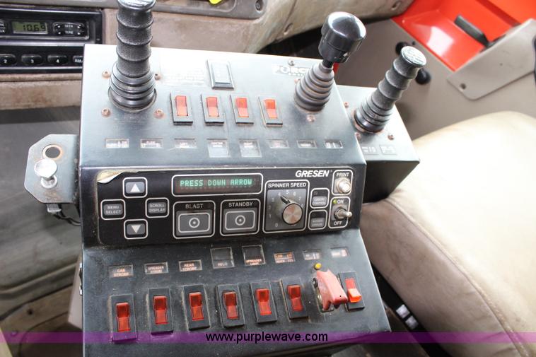 image for item L2498 2001 Sterling LT7500 dump truck