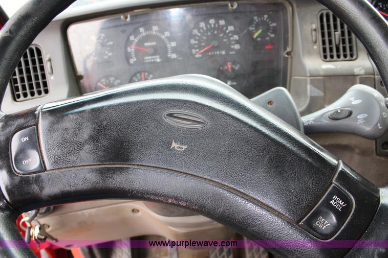 image for item L2498 2001 Sterling LT7500 dump truck