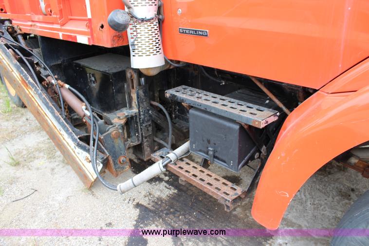 image for item L2498 2001 Sterling LT7500 dump truck