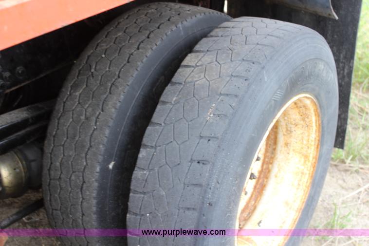 image for item L2498 2001 Sterling LT7500 dump truck