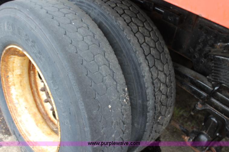 image for item L2498 2001 Sterling LT7500 dump truck