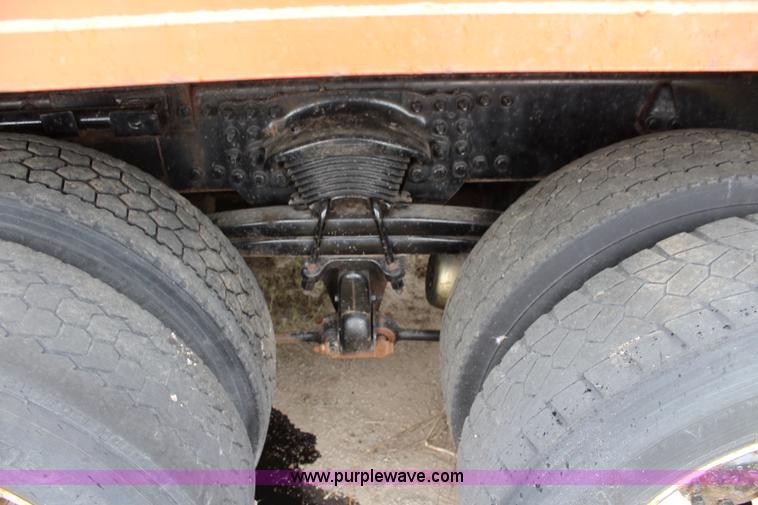 image for item L2498 2001 Sterling LT7500 dump truck