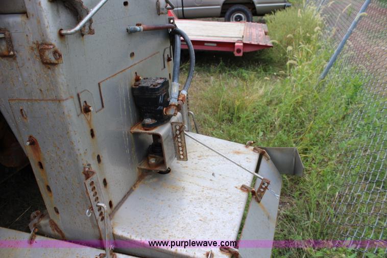 image for item L2498 2001 Sterling LT7500 dump truck