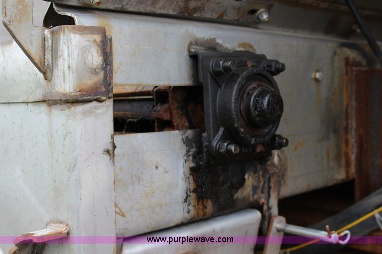 image for item L2498 2001 Sterling LT7500 dump truck