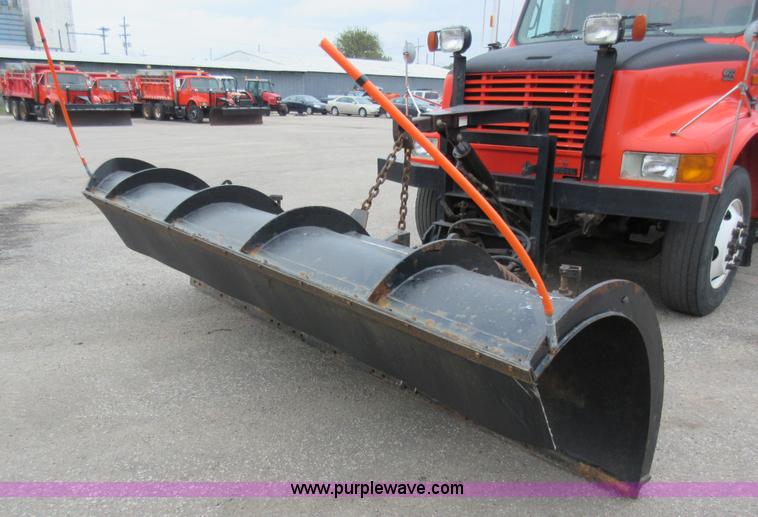 image for item L6386 1999 International 4900 dump truck