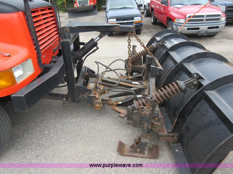 image for item L6386 1999 International 4900 dump truck