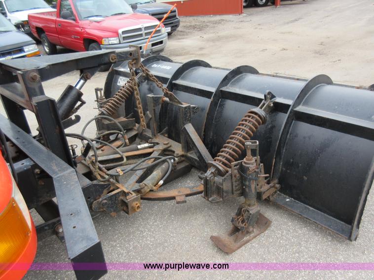 image for item L6386 1999 International 4900 dump truck