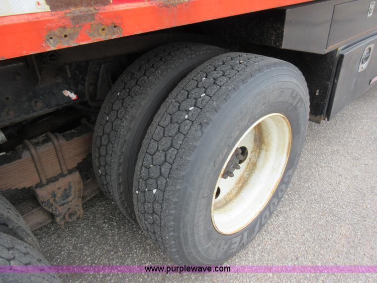 image for item L6386 1999 International 4900 dump truck