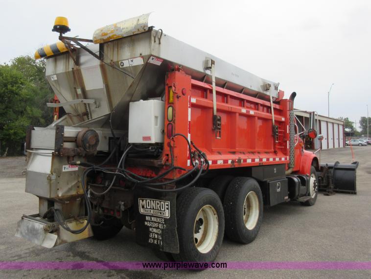 image for item L6386 1999 International 4900 dump truck