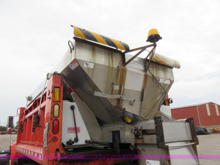 image for item L6386 1999 International 4900 dump truck