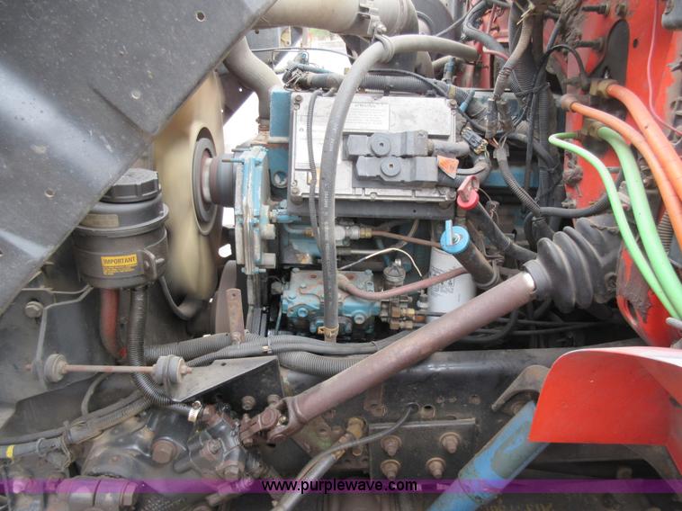 image for item L6386 1999 International 4900 dump truck