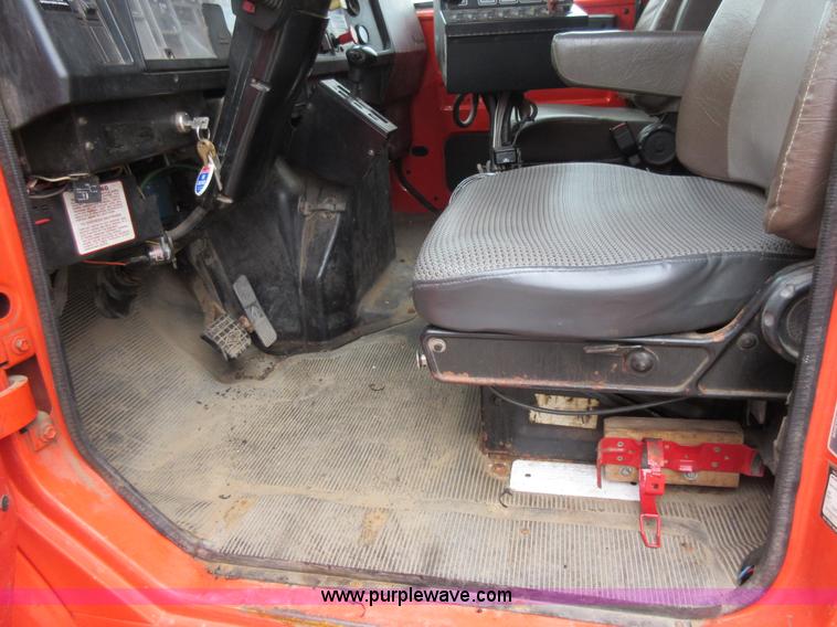 image for item L6386 1999 International 4900 dump truck