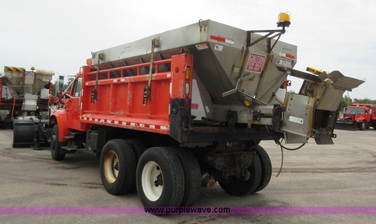 image for item L6387 1999 International 4900 dump truck