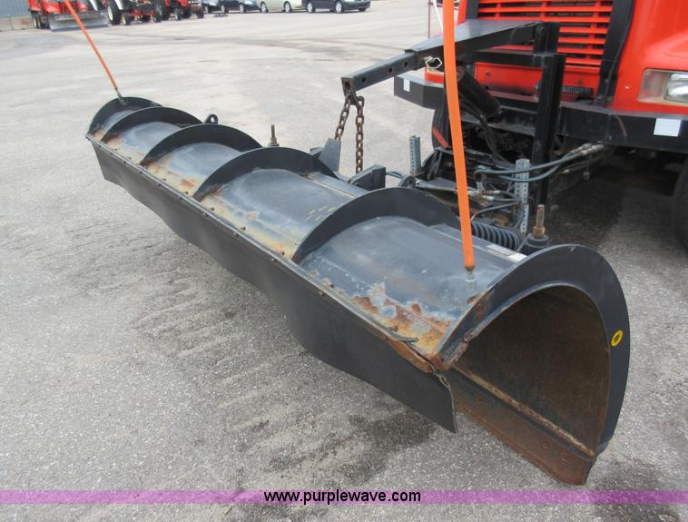 image for item L6387 1999 International 4900 dump truck