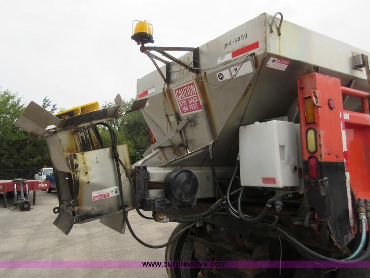 image for item L6387 1999 International 4900 dump truck