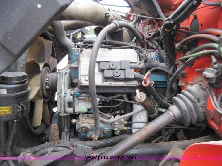 image for item L6387 1999 International 4900 dump truck