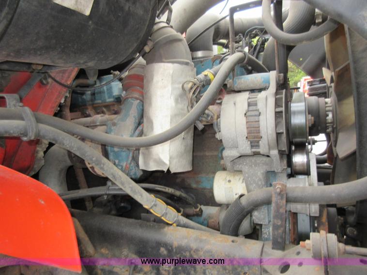 image for item L6387 1999 International 4900 dump truck