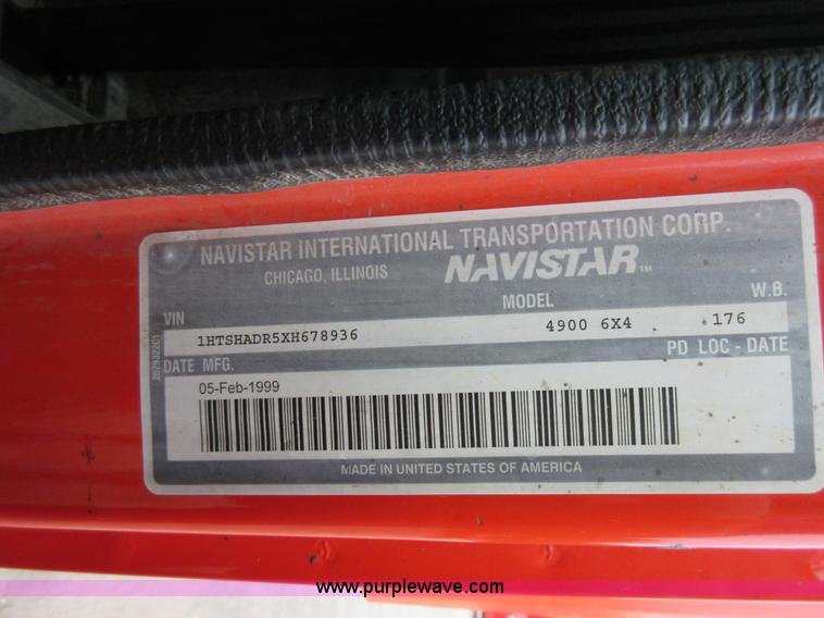 image for item L6387 1999 International 4900 dump truck