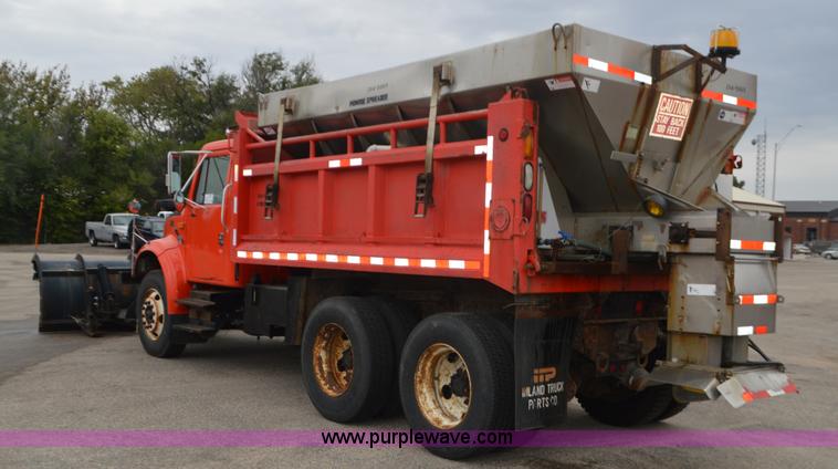 image for item L6388 1999 International 4900 dump truck