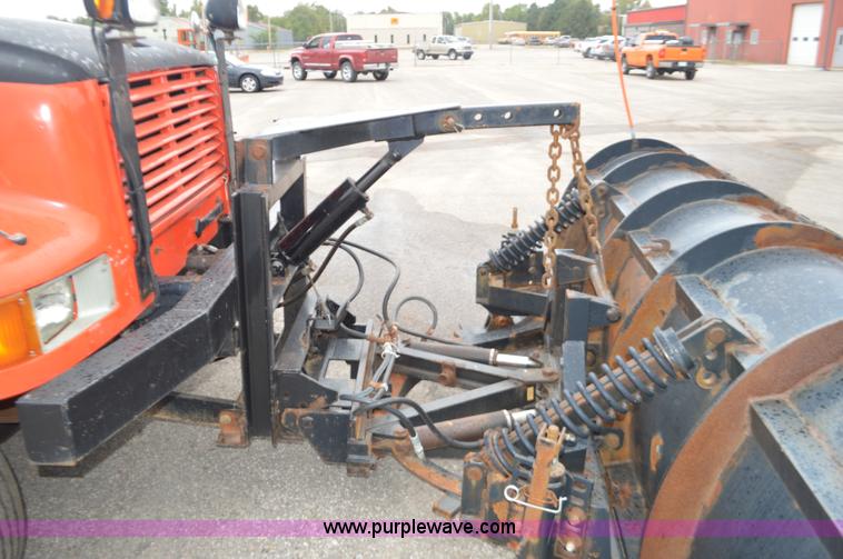 image for item L6388 1999 International 4900 dump truck