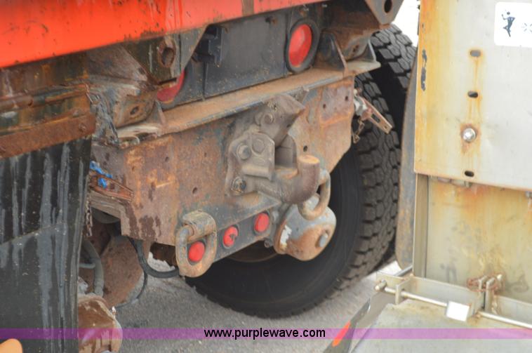 image for item L6388 1999 International 4900 dump truck