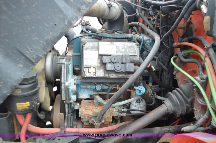 image for item L6388 1999 International 4900 dump truck