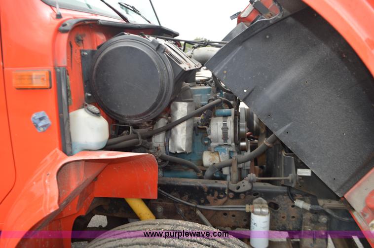 image for item L6388 1999 International 4900 dump truck