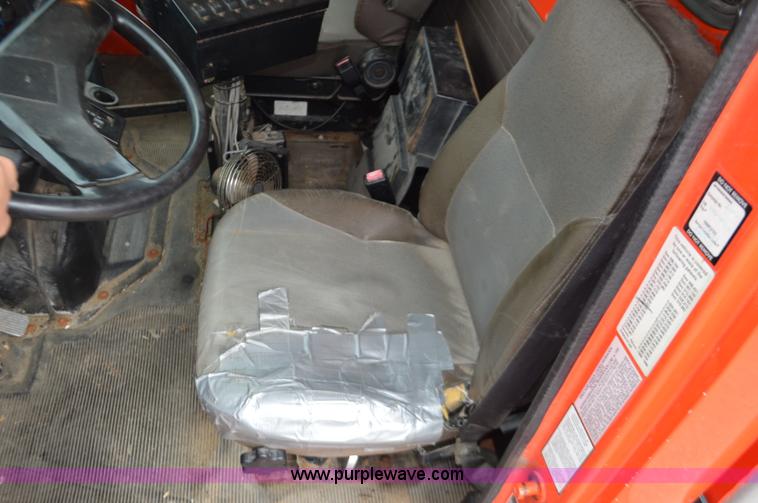 image for item L6388 1999 International 4900 dump truck