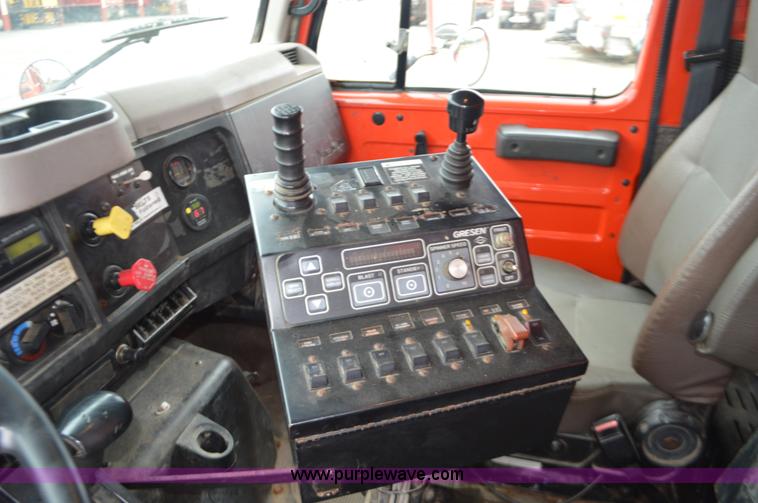 image for item L6388 1999 International 4900 dump truck