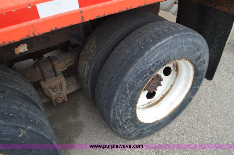 image for item L6390 1999 International 4900 dump truck