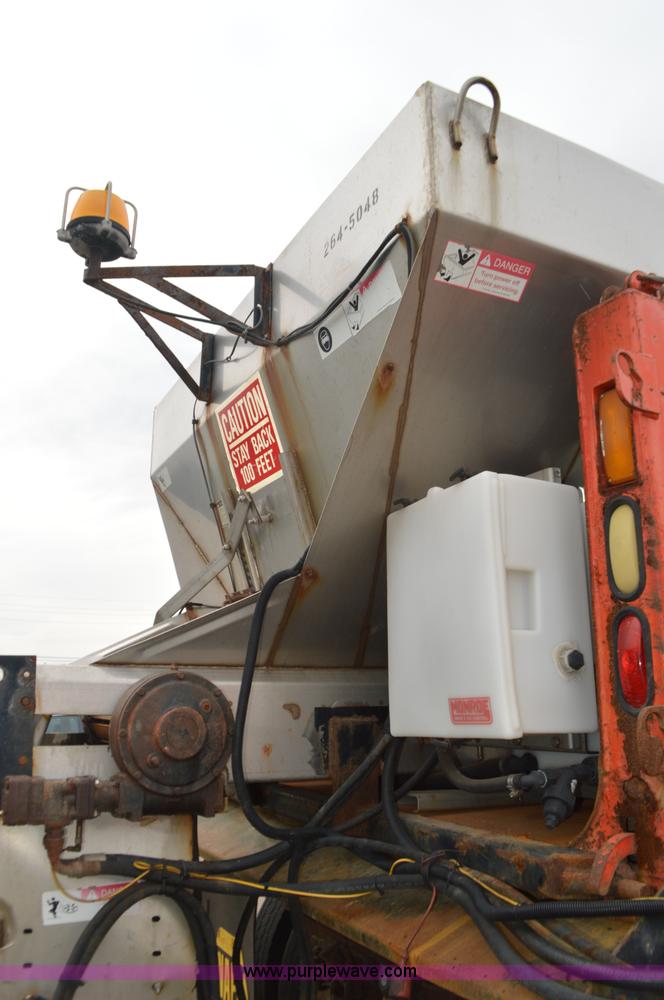 image for item L6390 1999 International 4900 dump truck