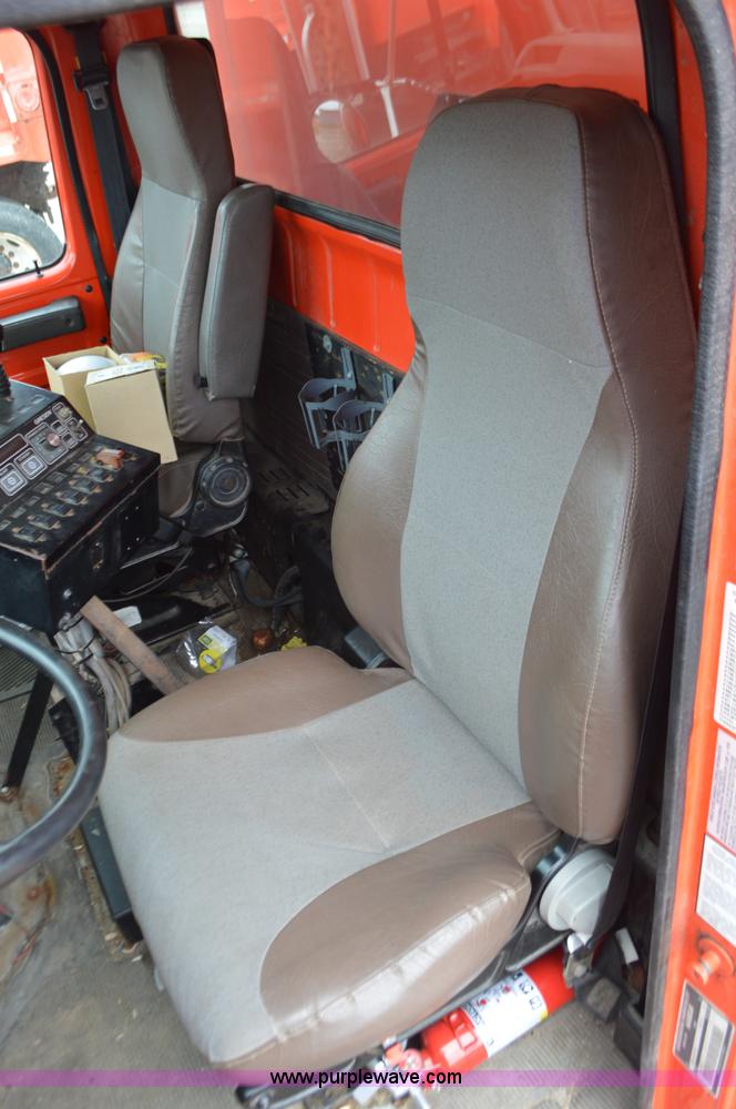 image for item L6390 1999 International 4900 dump truck