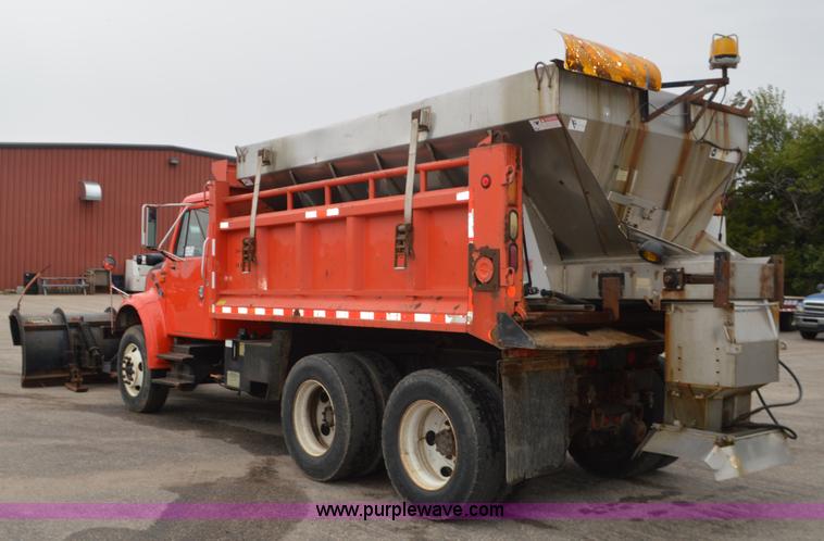 image for item L6391 1999 International 4900 dump truck