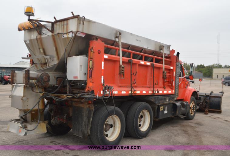 image for item L6391 1999 International 4900 dump truck