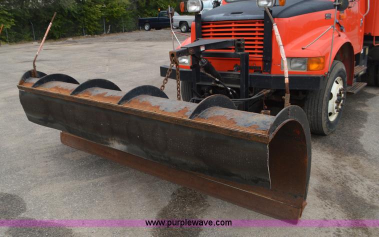 image for item L6391 1999 International 4900 dump truck