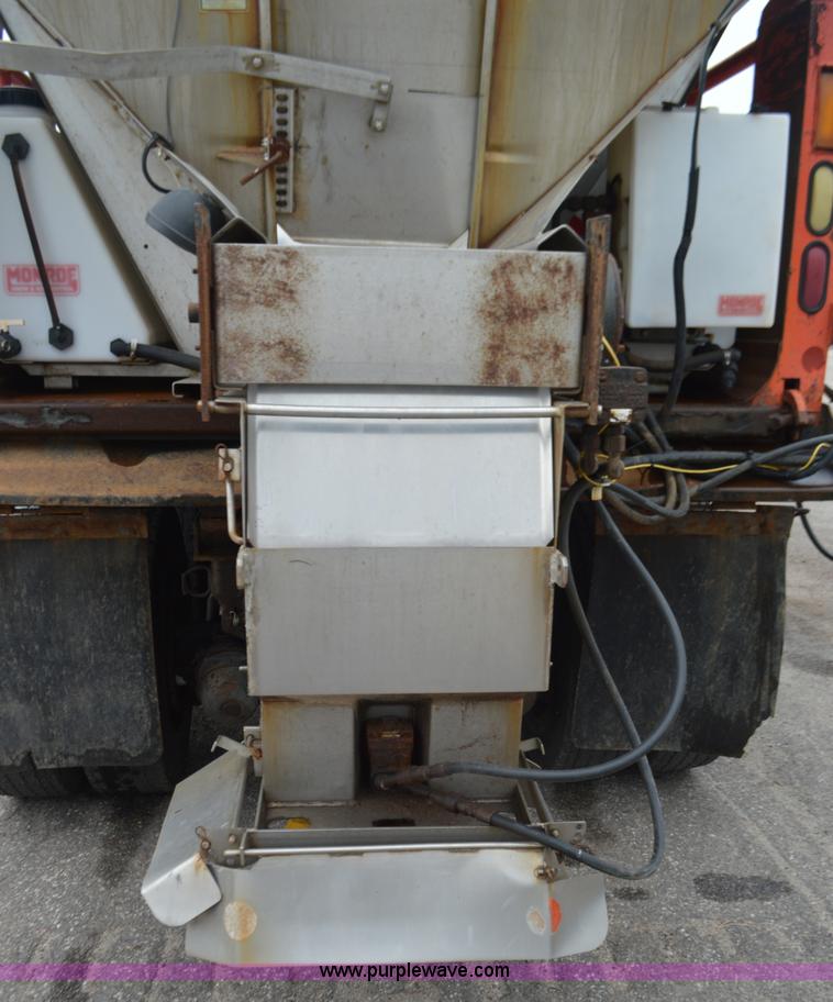 image for item L6391 1999 International 4900 dump truck