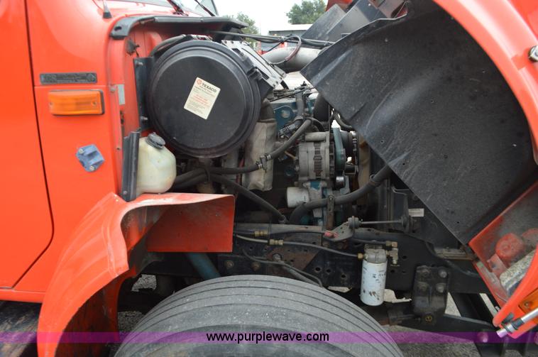 image for item L6391 1999 International 4900 dump truck