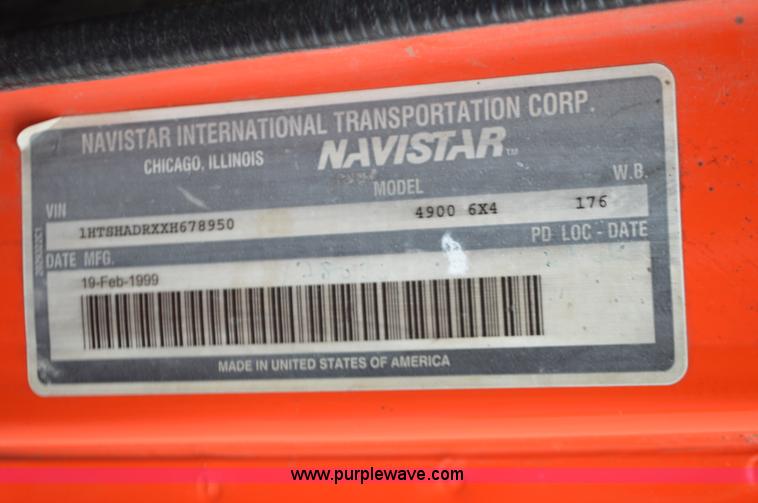 image for item L6391 1999 International 4900 dump truck