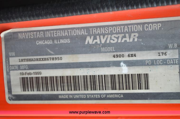 image for item L6391 1999 International 4900 dump truck