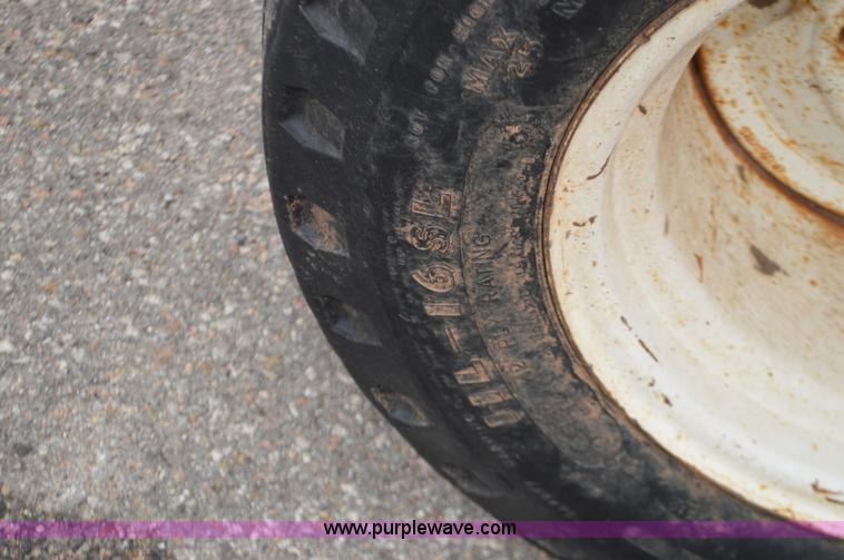 image for item L6392 1997 Ford New Holland 6640SL tractor