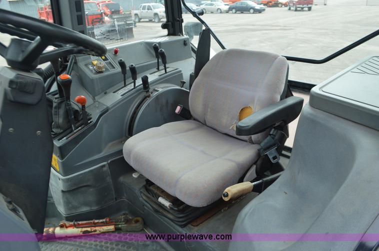 image for item L6392 1997 Ford New Holland 6640SL tractor